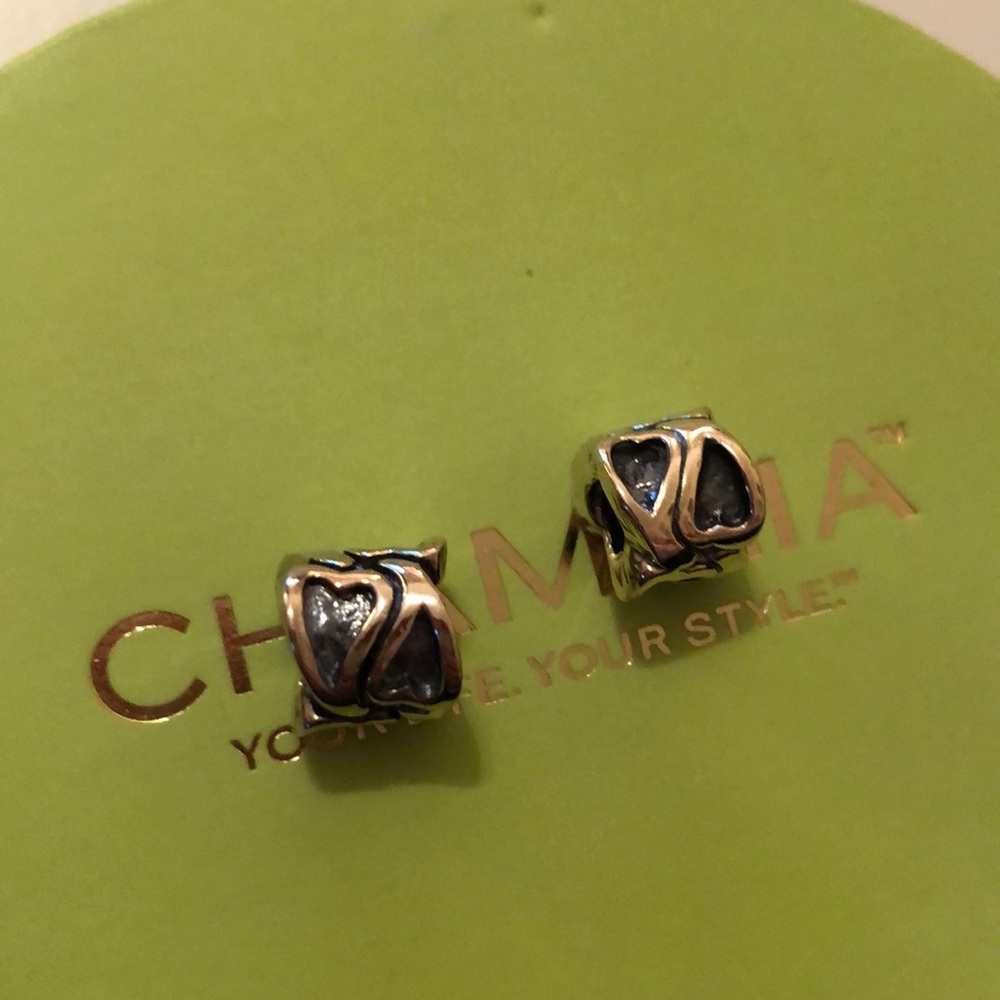 Set of Chamilia heart scroll charms